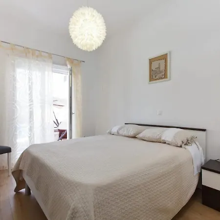 Villa Dalla With Swimming Pool
